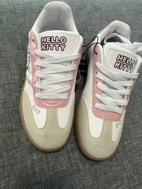 Hello Kitty White Pink Cream Women Lace-Up Sneakers
